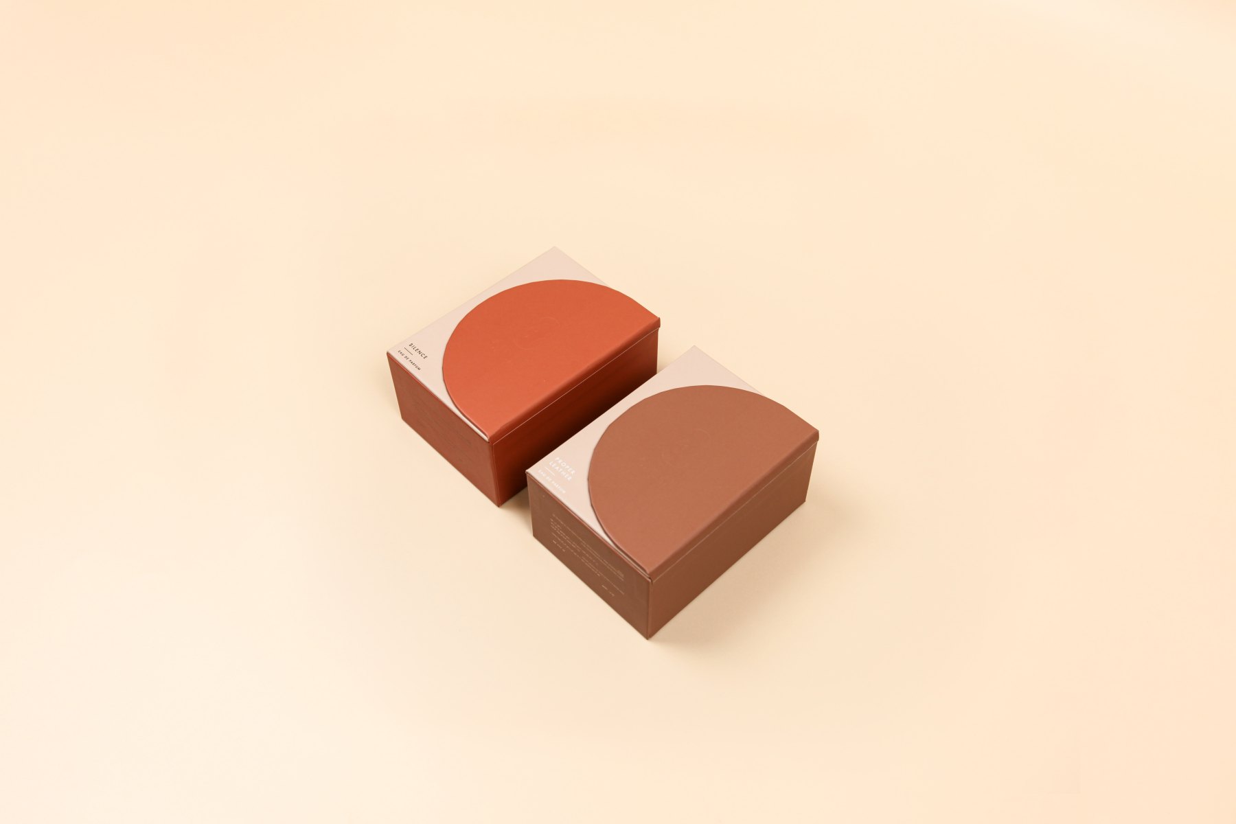 Rounded-corner rigid box in terracotta