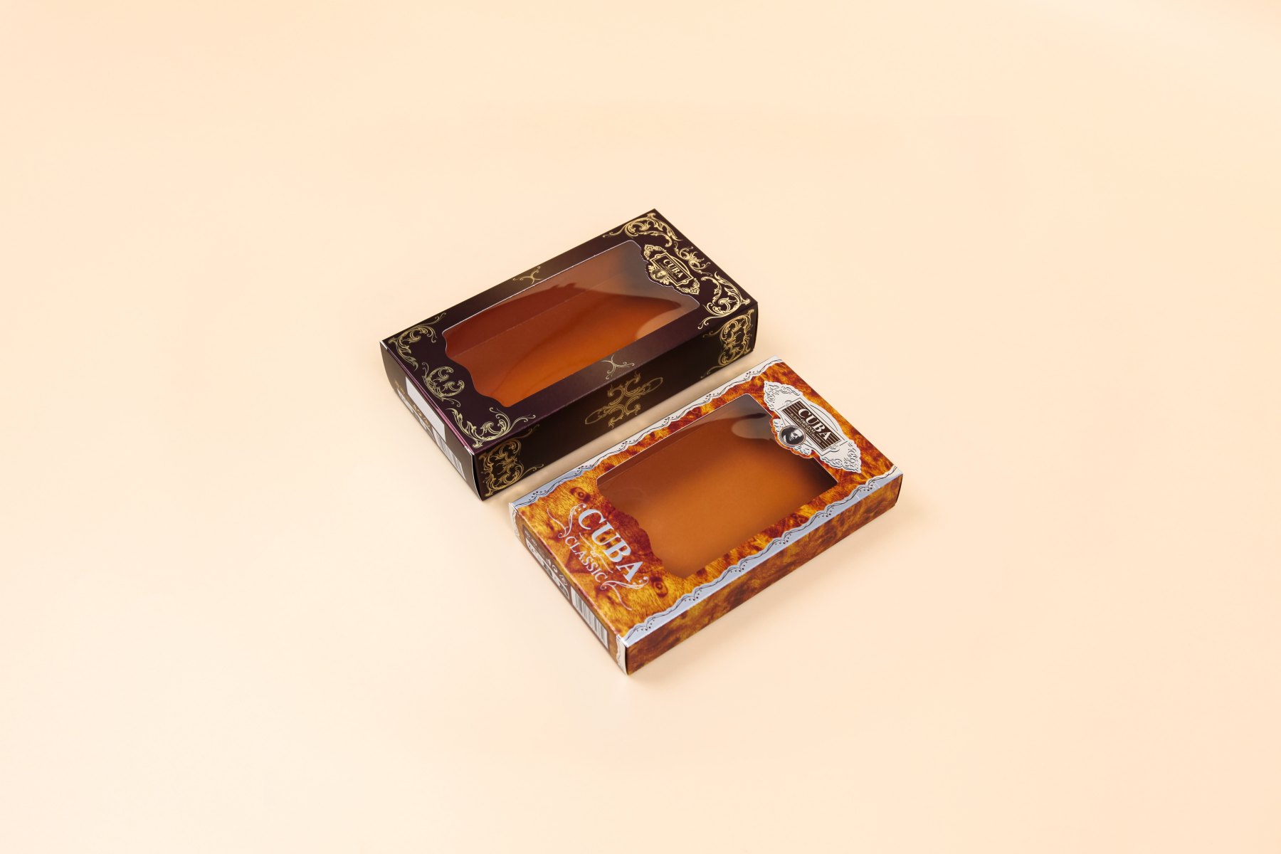 Rigid box with window aperture